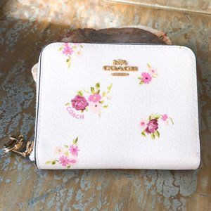 COACH SMALL FLORAL ZIP WALLET IN CHALK